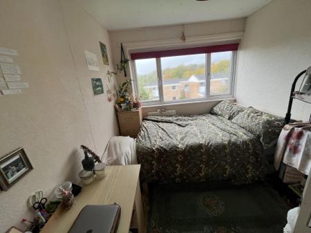 4 bedroom Terraced House to let in 73 Downs Road, Canterbury