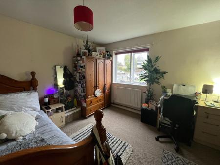 4 bedroom Terraced House to let in 73 Downs Road, Canterbury