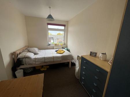 5 bedroom End of terrace house to let in 74 Kemsing Gardens, Canterbury