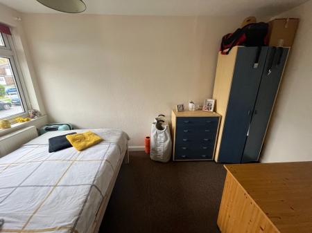 5 bedroom End of terrace house to let in 74 Kemsing Gardens, Canterbury