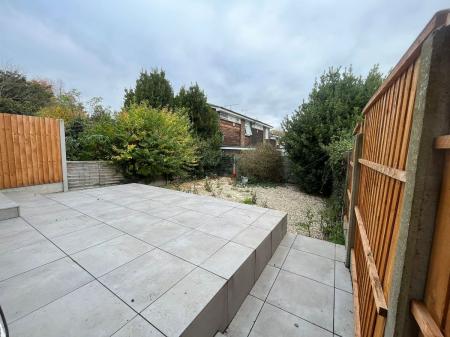 5 bedroom End of terrace house to let in 74 Kemsing Gardens, Canterbury