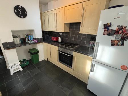 5 bedroom Terraced House to let in 5 Bed Student Home - 2 Tudor Road, Canterbury
