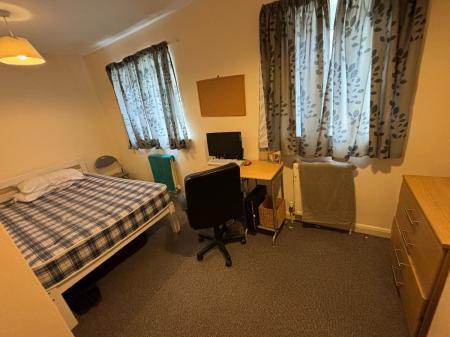 5 bedroom Terraced House to let in 5 Bed Student Home - 9 Regency Place, Canterbury