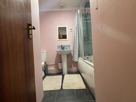 5 bedroom Terraced House to let in 5 Bed Student Home - 9 Regency Place, Canterbury