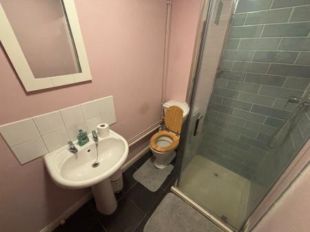 5 bedroom Terraced House to let in 5 Bed Student Home - 9 Regency Place, Canterbury