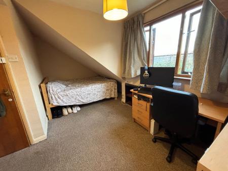5 bedroom Terraced House to let in 5 Bed Student Home - 9 Regency Place, Canterbury