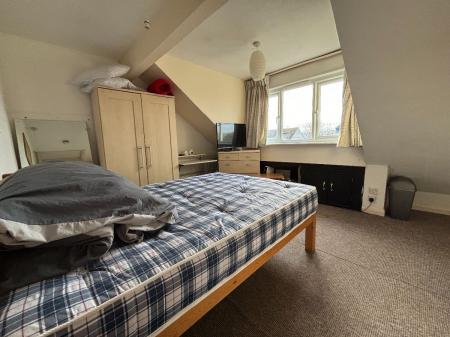 5 bedroom Terraced House to let in 5 Bed Student Home - 9 Regency Place, Canterbury