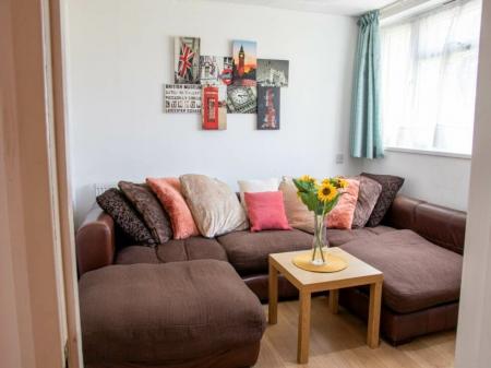 4 bedroom End of terrace house to let in Mary Green Walk, Canterbury
