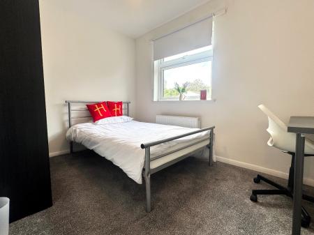 5 bedroom Semi-detached house to let in 5 Bed Student Home - 50 Downs Road, Canterbury