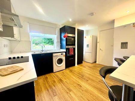 5 bedroom Semi-detached house to let in 5 Bed Student Home - 50 Downs Road, Canterbury