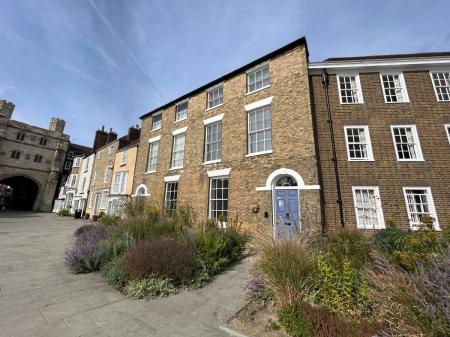 4 bedroom Terraced House to let in The Precincts, Canterbury