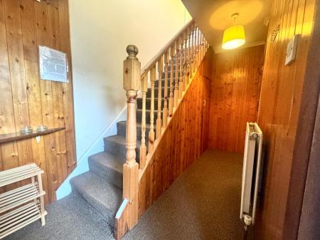 4 bedroom Semi-detached house to let in Beecroft Close, Canterbury