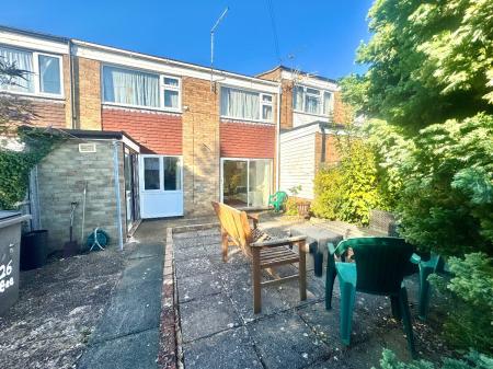 4 bedroom Semi-detached house to let in Beecroft Close, Canterbury