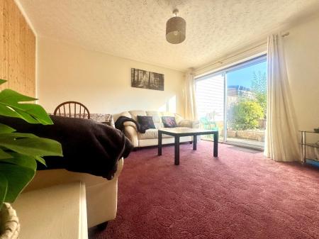 4 bedroom Semi-detached house to let in Beecroft Close, Canterbury