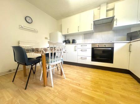4 bedroom House share to let in Ancress Close, Canterbury