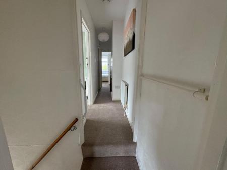 4 bedroom Semi-detached house to let in Pretoria Road, Canterbury