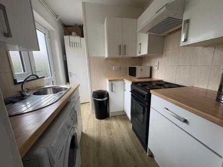 4 bedroom Semi-detached house to let in Pretoria Road, Canterbury