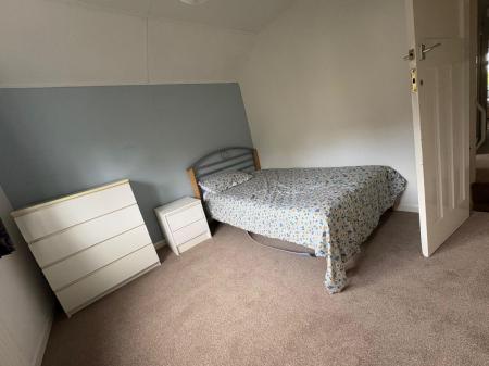 4 bedroom Semi-detached house to let in Pretoria Road, Canterbury