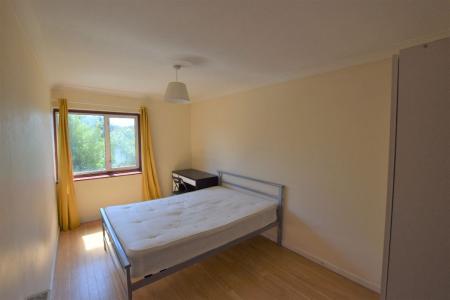 5 bedroom Semi-detached house to let in Wincheap, Canterbury