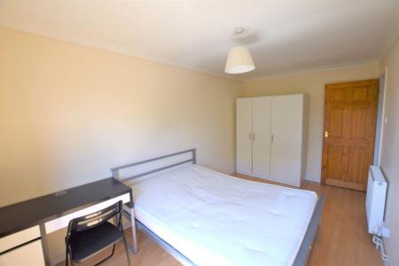 5 bedroom Semi-detached house to let in Wincheap, Canterbury