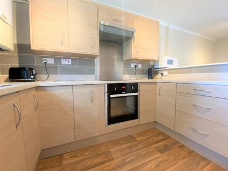 4 bedroom Bungalow to let in 4 Bed Student House - 53 Ulcombe Gardens, UKC
