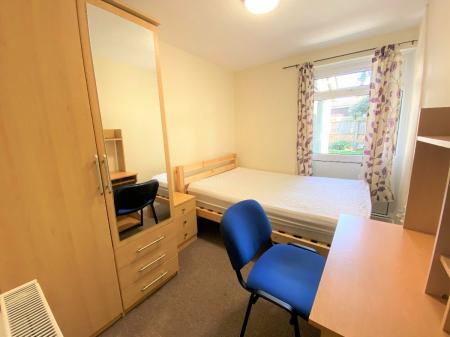 4 bedroom Bungalow to let in 4 Bed Student House - 53 Ulcombe Gardens, UKC