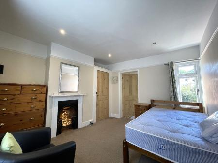 3 bedroom Terraced House to let in 6 Lansdown Road, Canterbury