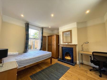 3 bedroom Terraced House to let in 6 Lansdown Road, Canterbury