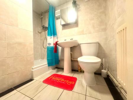 5 bedroom Semi-detached house to let in 5 Bed Student Home - 144 Downs Road, UKC