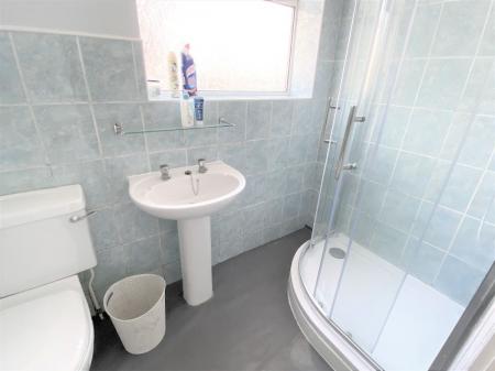 4 bedroom Semi-detached house to let in 20 Downs Road, Canterbury