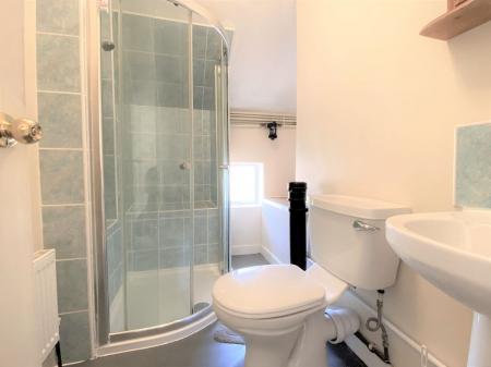 4 bedroom Semi-detached house to let in 20 Downs Road, Canterbury