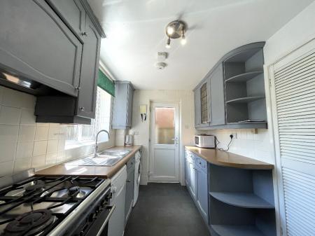 5 bedroom Detached house to let in 5 Bedroom Student Home - UKC - 96 Salisbury Rd