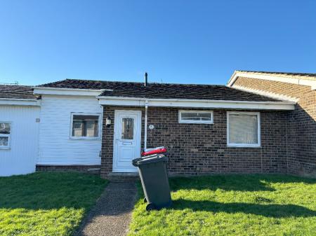 5 bedroom Bungalow to let in UKC Location - 11 Kemsing Gardens - 5 Bed