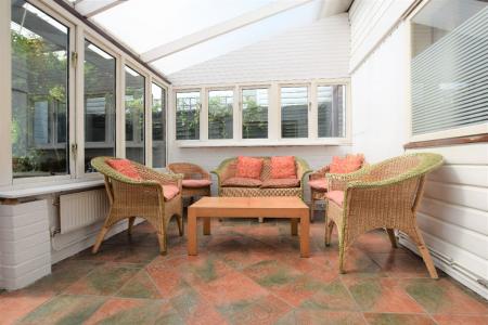 5 bedroom Bungalow to let in UKC Location - 11 Kemsing Gardens - 5 Bed