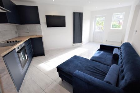 4 bedroom Terraced House to let in 12 Montfort Close, Canterbury