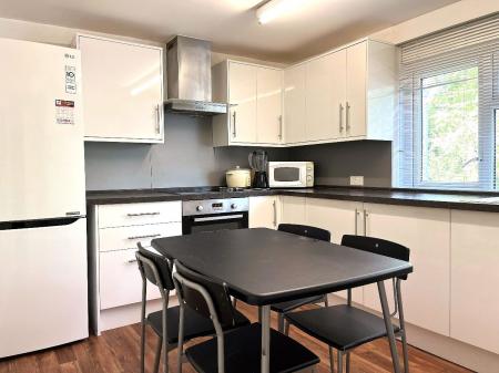 3 Bed Student Home - 45 Long Meadow Way, Canterbury