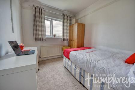 4 bedroom Terraced House to let in Beverley Road