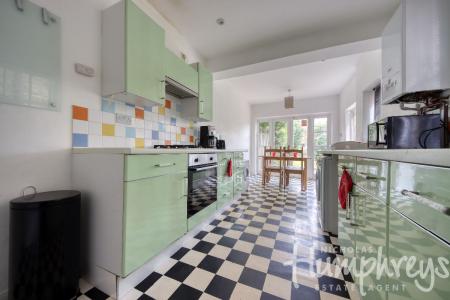 4 bedroom Terraced House to let in Beverley Road