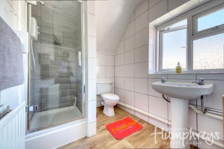 4 bedroom Semi-detached house to let in 42 Old Park Avenue - 4 Bed student home