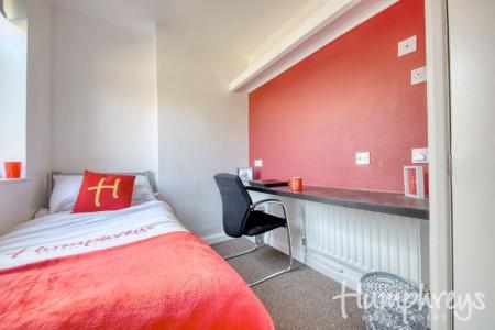 4 bedroom Semi-detached house to let in 42 Old Park Avenue - 4 Bed student home