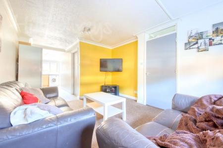 5 bedroom Terraced House to let in 5 Bed Student Home - 30 Regency Place