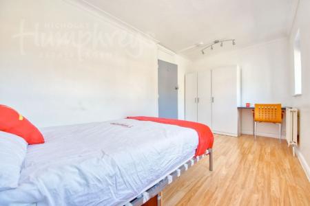 5 bedroom Terraced House to let in 5 Bed Student Home - 30 Regency Place