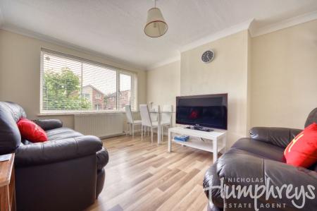 4 bedroom Semi-detached house to let in Ringwood Close