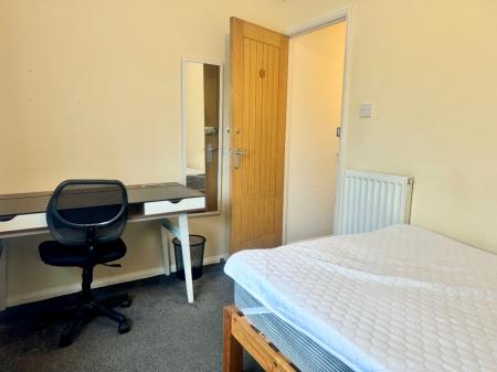 7 bedroom Terraced House to let in 5 Bed Student Home - 43 Downs Road, Canterbury