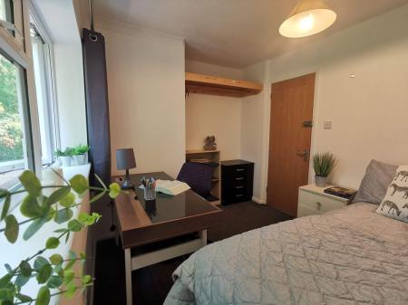 7 bedroom Terraced House to let in 5 Bed Student Home - 43 Downs Road, Canterbury