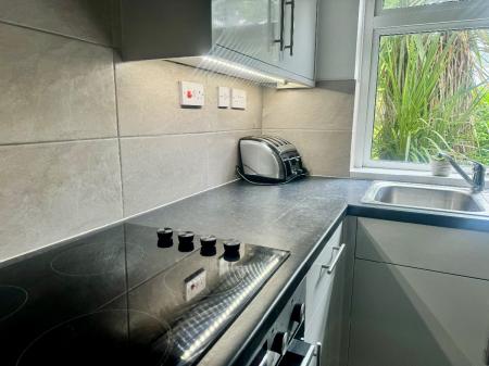 7 bedroom Terraced House to let in 5 Bed Student Home - 43 Downs Road, Canterbury