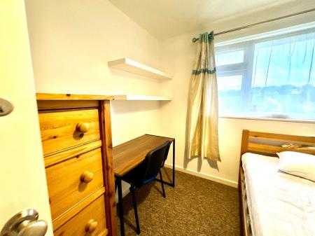 5 bedroom Semi-detached house to let in 5 Bed Student Home - 117 Tenterden Drive, Canterbury