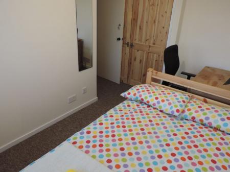 5 bedroom Semi-detached house to let in 5 Bed Student Home - 117 Tenterden Drive, Canterbury