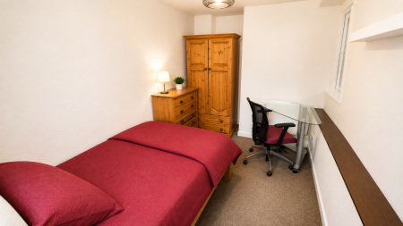 5 bedroom Semi-detached house to let in 5 Bed Student Home - 117 Tenterden Drive, Canterbury