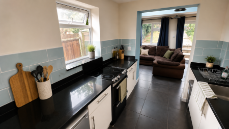 5 bedroom Semi-detached house to let in 5 Bed Student Home - 117 Tenterden Drive, Canterbury